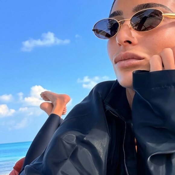 Bottega Veneta BV1386S 001 Sunglasses Gold Oval Frame, Grey Lenses - Picture 4 of 13